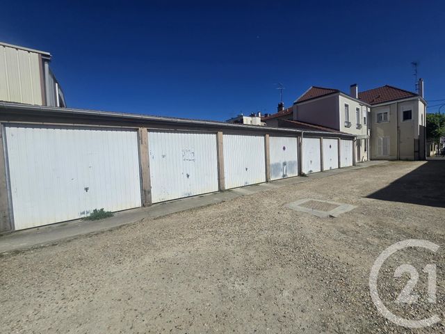 parking - ST MAUR DES FOSSES - 94