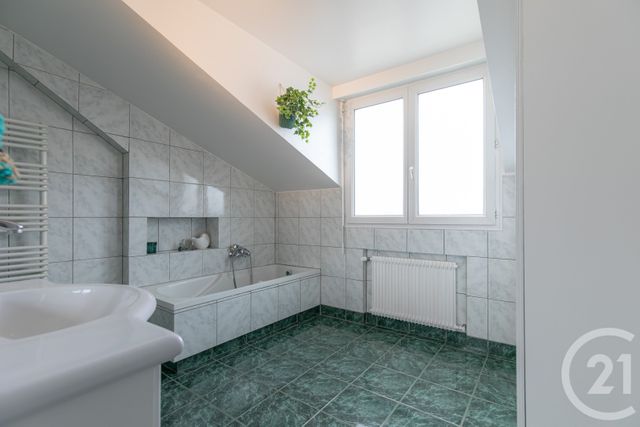 Appartement Duplex &agrave; vendre - 6 pi&egrave;ces - 104,63 m2 - Chennevieres Sur Marne - 94 - ILE-DE-FRANCE