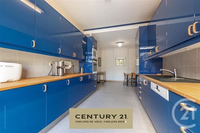 Maison à vendre - 8 pièces - 220 m2 - La Varenne St Hilaire - 94 - ILE-DE-FRANCE