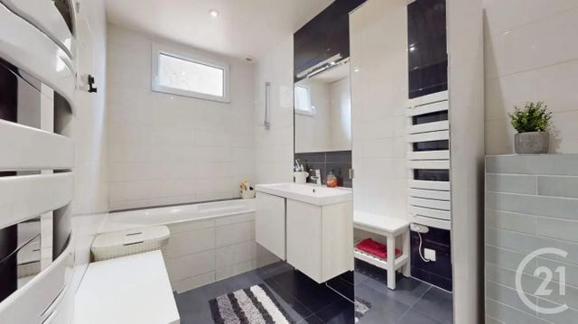 Maison &agrave; vendre - 6 pi&egrave;ces - 141,72 m2 - St Maur Des Fosses - 94 - ILE-DE-FRANCE
