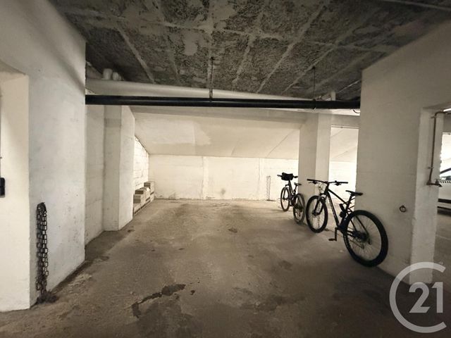parking - ST MAUR DES FOSSES - 94