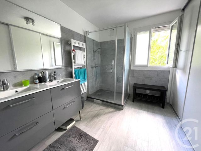 Maison à vendre - 5 pièces - 120 m2 - Pontault Combault - 77 - ILE-DE-FRANCE