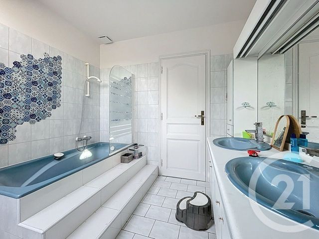 Maison à vendre - 6 pièces - 169 m2 - Pontault Combault - 77 - ILE-DE-FRANCE