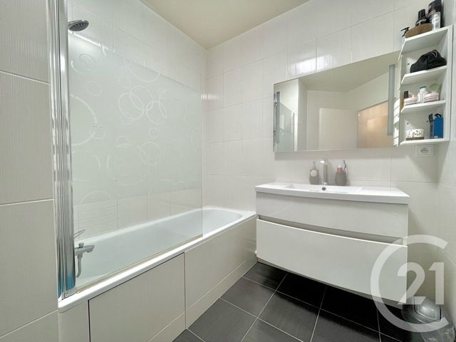 Appartement F2 à vendre - 2 pièces - 55,29 m2 - Pontault Combault - 77 - ILE-DE-FRANCE