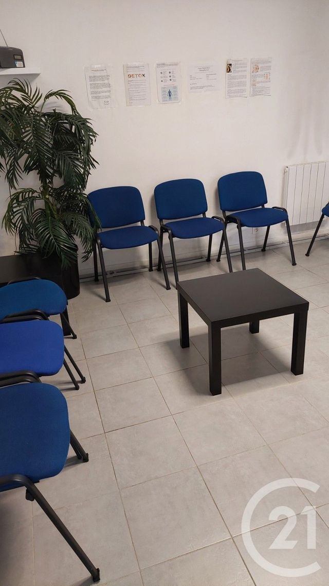 Appartement Local à louer - 1 pièce - 12 m2 - Emerainville - 77 - ILE-DE-FRANCE