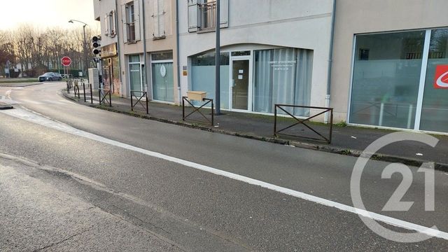 Appartement Local à louer - 1 pièce - 12 m2 - Emerainville - 77 - ILE-DE-FRANCE