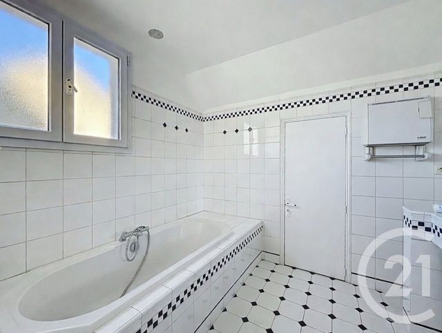 Maison &agrave; vendre - 7 pi&egrave;ces - 180 m2 - Pontault Combault - 77 - ILE-DE-FRANCE