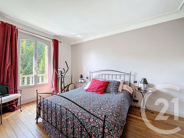 Maison à vendre - 7 pièces - 203 m2 - Pontault Combault - 77 - ILE-DE-FRANCE