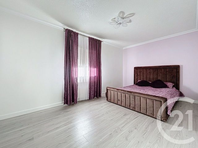 Maison à vendre - 7 pièces - 166 m2 - Pontault Combault - 77 - ILE-DE-FRANCE