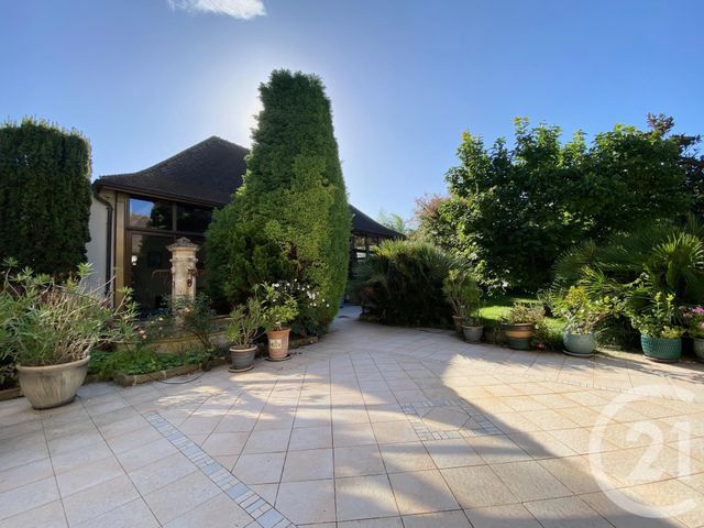 Maison à vendre - 11 pièces - 681,13 m2 - Pontault Combault - 77 - ILE-DE-FRANCE