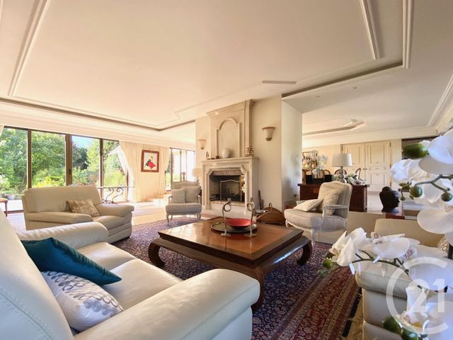 Maison à vendre - 11 pièces - 681,13 m2 - Pontault Combault - 77 - ILE-DE-FRANCE