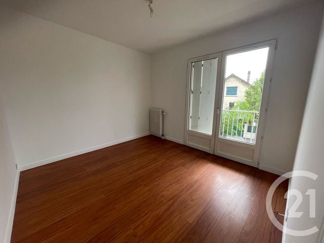 Appartement F3 à vendre - 3 pièces - 60 m2 - Pontault Combault - 77 - ILE-DE-FRANCE