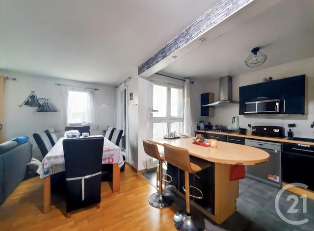 Appartement F3 à vendre - 3 pièces - 75 m2 - Pontault Combault - 77 - ILE-DE-FRANCE