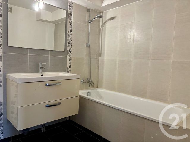 Appartement F2 à louer - 2 pièces - 42,92 m2 - Pontault Combault - 77 - ILE-DE-FRANCE