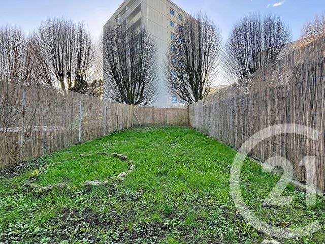 Maison &agrave; louer - 5 pi&egrave;ces - 90,80 m2 - Pontault Combault - 77 - ILE-DE-FRANCE