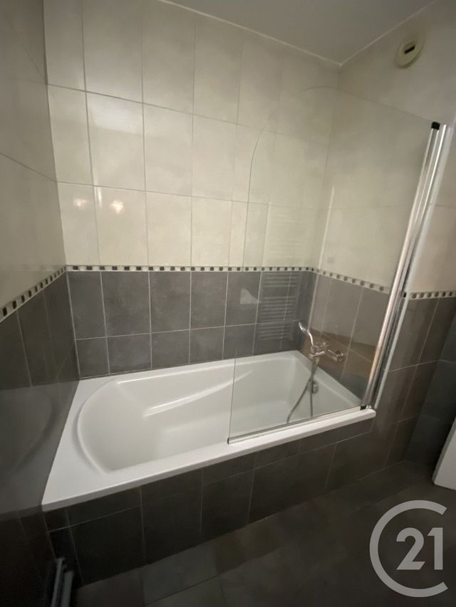 Appartement F2 &agrave; louer - 2 pi&egrave;ces - 53,79 m2 - Pontault Combault - 77 - ILE-DE-FRANCE