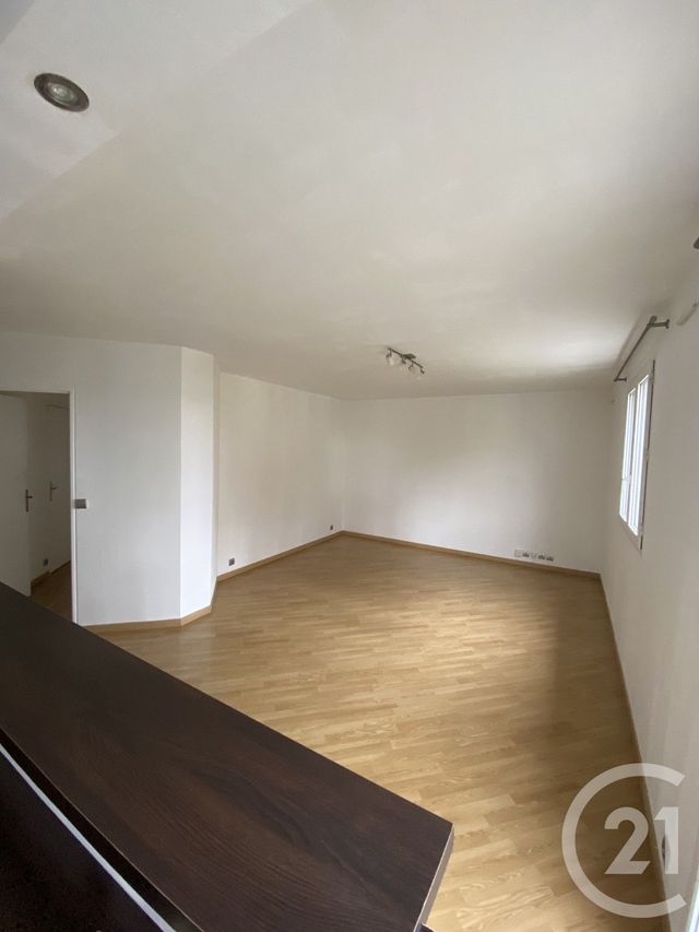 Appartement F2 &agrave; louer - 2 pi&egrave;ces - 53,79 m2 - Pontault Combault - 77 - ILE-DE-FRANCE
