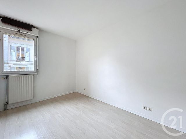 Appartement F2 &agrave; louer - 2 pi&egrave;ces - 42 m2 - Roissy En Brie - 77 - ILE-DE-FRANCE