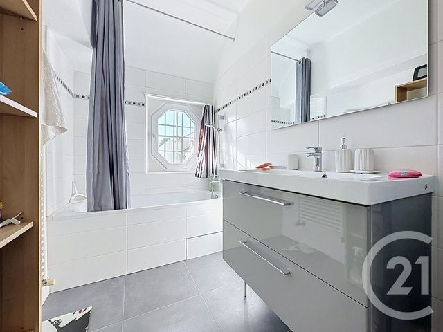 Maison &agrave; vendre - 5 pi&egrave;ces - 110,89 m2 - Pontault Combault - 77 - ILE-DE-FRANCE