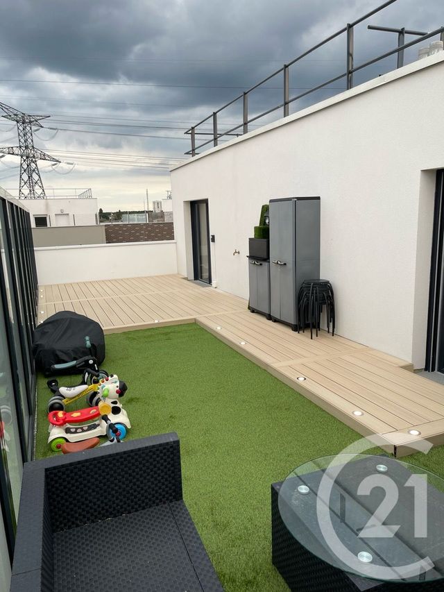 Appartement F4 &agrave; louer - 4 pi&egrave;ces - 72 m2 - Roissy En Brie - 77 - ILE-DE-FRANCE