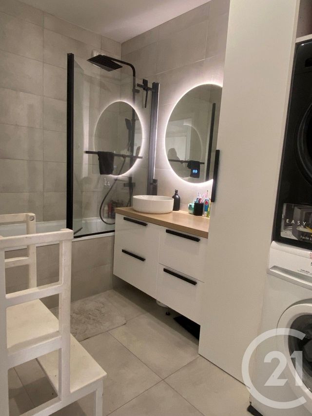 Appartement F4 &agrave; louer - 4 pi&egrave;ces - 72 m2 - Roissy En Brie - 77 - ILE-DE-FRANCE