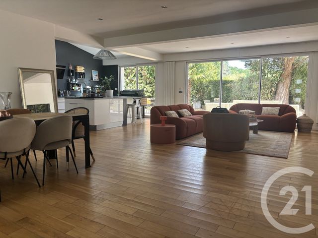 Maison &agrave; louer - 6 pi&egrave;ces - 150 m2 - Lesigny - 77 - ILE-DE-FRANCE