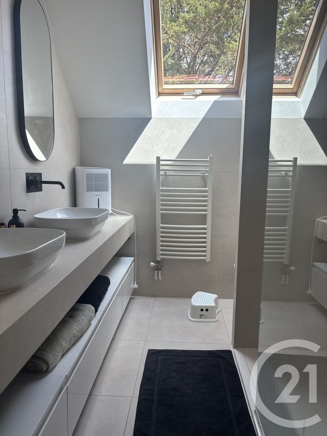 Maison &agrave; louer - 6 pi&egrave;ces - 150 m2 - Lesigny - 77 - ILE-DE-FRANCE