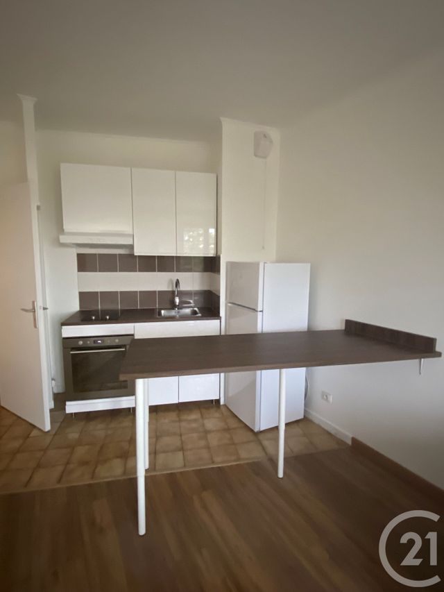 Appartement Studio &agrave; louer - 1 pi&egrave;ce - 25,30 m2 - Pontault Combault - 77 - ILE-DE-FRANCE