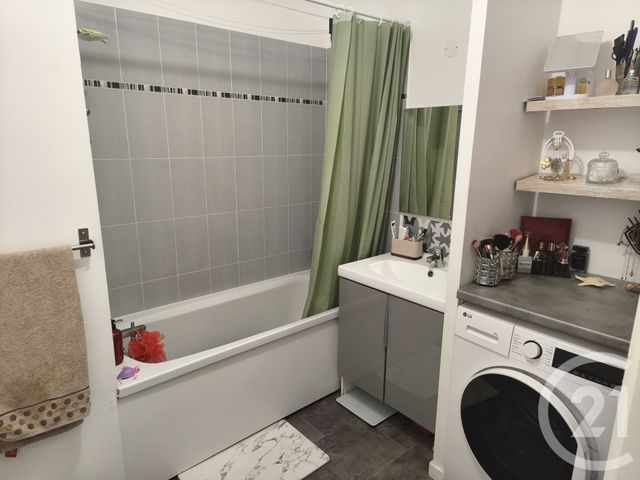 Appartement F3 &agrave; louer - 3 pi&egrave;ces - 59,20 m2 - Brie Comte Robert - 77 - ILE-DE-FRANCE