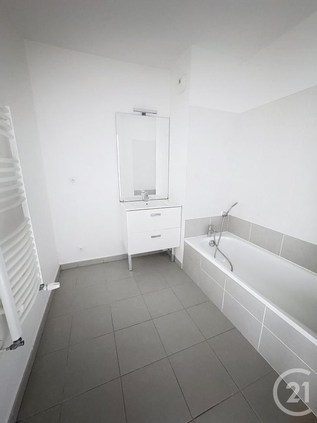 Appartement F3 &agrave; vendre - 3 pi&egrave;ces - 61,75 m2 - Decines Charpieu - 69 - RHONE-ALPES