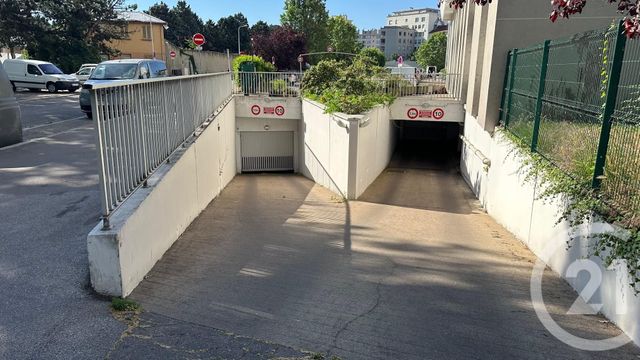 parking - LYON - 69007