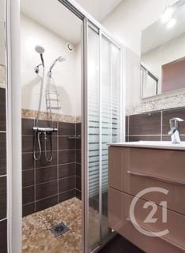 Appartement F3 &agrave; louer - 3 pi&egrave;ces - 70,70 m2 - Lyon - 69003 - RHONE-ALPES