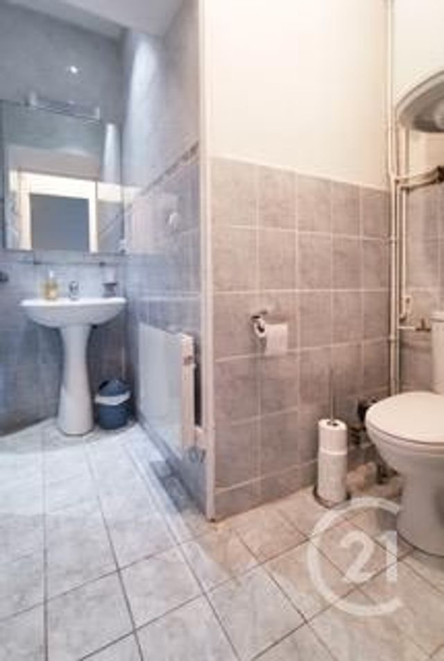 Appartement F3 &agrave; louer - 3 pi&egrave;ces - 70,70 m2 - Lyon - 69003 - RHONE-ALPES