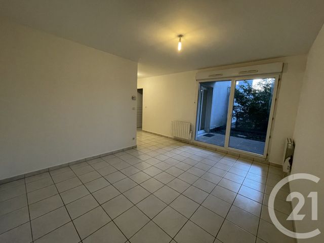 Appartement F2 &agrave; louer - 2 pi&egrave;ces - 39,34 m2 - Vaulx En Velin - 69 - RHONE-ALPES