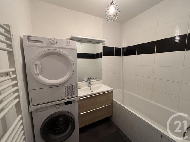 Appartement F3 &agrave; louer - 3 pi&egrave;ces - 63,82 m2 - Villeurbanne - 69 - RHONE-ALPES