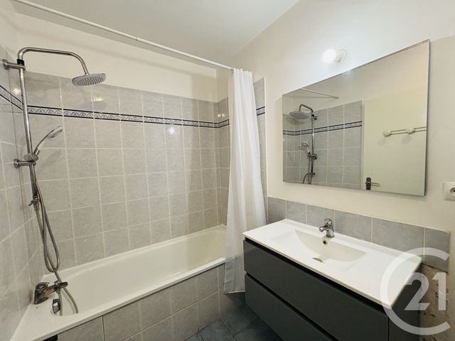 Appartement F2 &agrave; louer - 2 pi&egrave;ces - 37,32 m2 - Vaulx En Velin - 69 - RHONE-ALPES