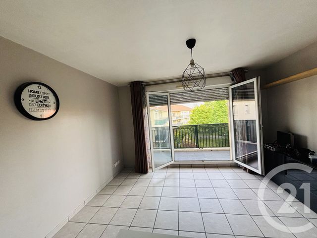 Appartement F2 &agrave; louer - 2 pi&egrave;ces - 37,32 m2 - Vaulx En Velin - 69 - RHONE-ALPES