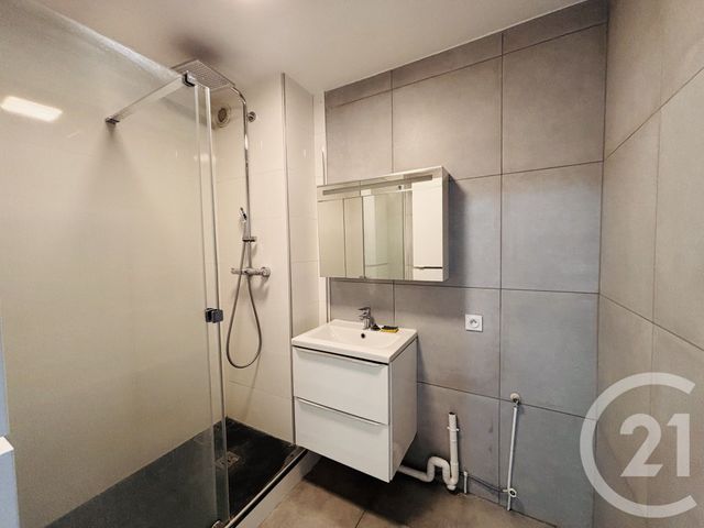 Appartement F3 &agrave; louer - 3 pi&egrave;ces - 68,48 m2 - Villeurbanne - 69 - RHONE-ALPES