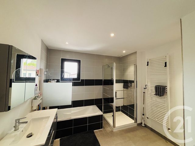 Maison &agrave; louer - 4 pi&egrave;ces - 90,69 m2 - Genas - 69 - RHONE-ALPES