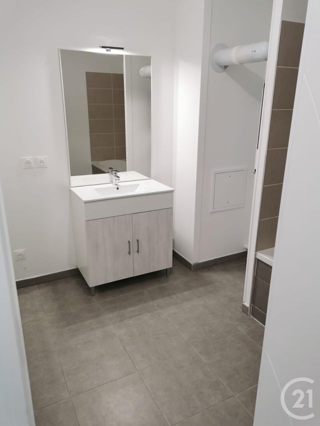 Appartement F2 &agrave; louer - 2 pi&egrave;ces - 53,83 m2 - Lyon - 69008 - RHONE-ALPES