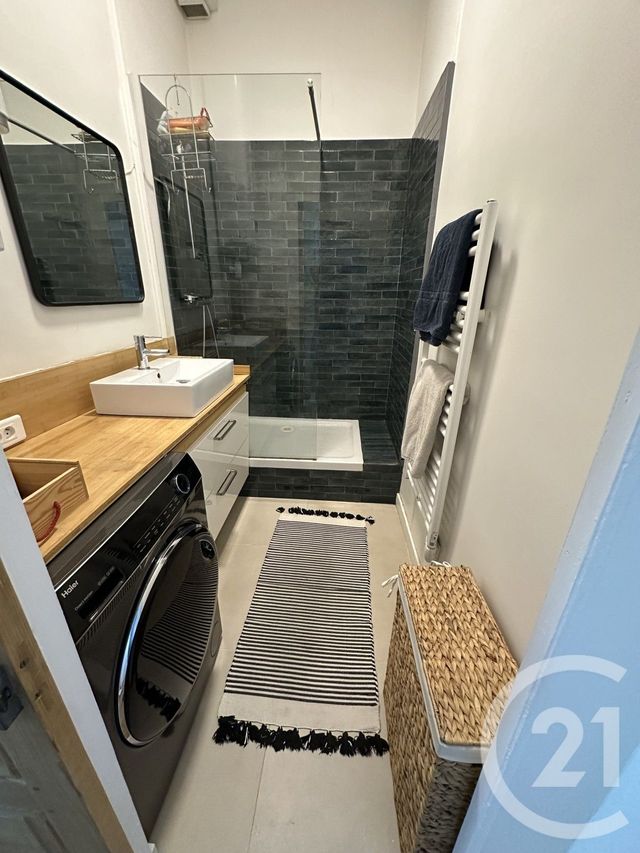 Appartement F3 &agrave; louer - 3 pi&egrave;ces - 75,50 m2 - Lyon - 69007 - RHONE-ALPES