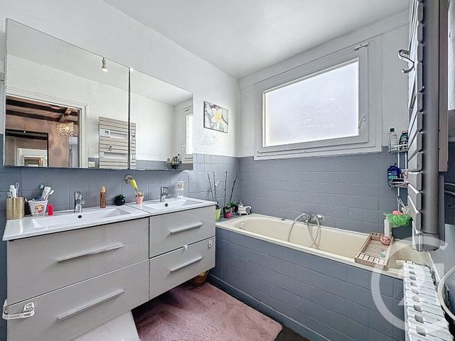 Maison &agrave; louer - 5 pi&egrave;ces - 119,88 m2 - Lyon - 69008 - RHONE-ALPES