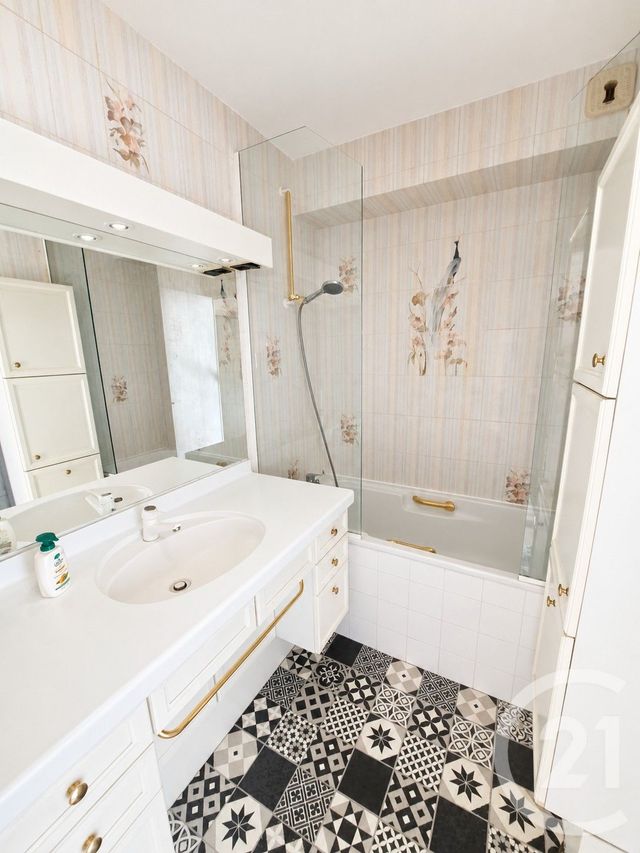 Appartement T2 &agrave; louer - 2 pi&egrave;ces - 46,75 m2 - Genas - 69 - RHONE-ALPES