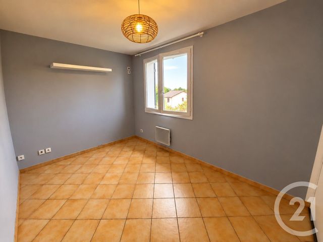 Appartement T2 &agrave; louer - 2 pi&egrave;ces - 46,75 m2 - Genas - 69 - RHONE-ALPES
