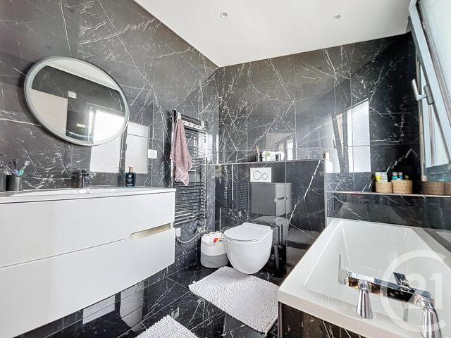 Maison a louer nanterre - 5 pièce(s) - 112.8 m2 - Surfyn