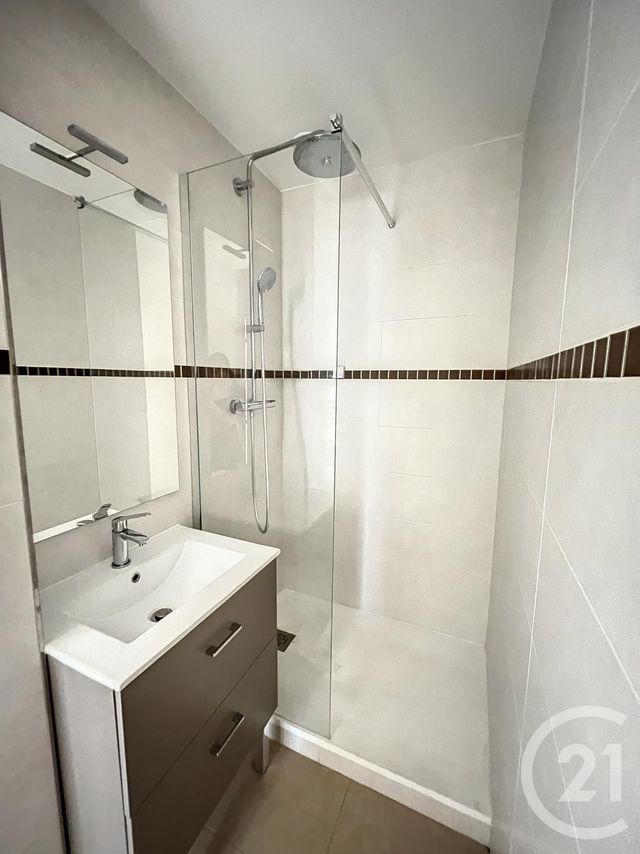 Appartement F4 &agrave; louer - 4 pi&egrave;ces - 99 m2 - Rueil Malmaison - 92 - ILE-DE-FRANCE