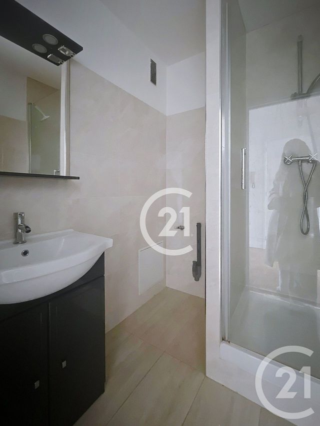 Appartement F3 &agrave; louer - 3 pi&egrave;ces - 52,24 m2 - Courbevoie - 92 - ILE-DE-FRANCE