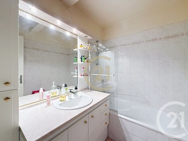 Appartement &agrave; vendre - 4 pi&egrave;ces - 98,91 m2 - Rueil Malmaison - 92 - ILE-DE-FRANCE