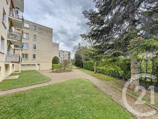 Appartement F3 &agrave; louer - 3 pi&egrave;ces - 58,51 m2 - Rueil Malmaison - 92 - ILE-DE-FRANCE