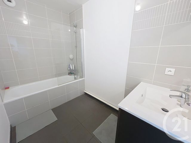 Appartement F3 &agrave; louer - 3 pi&egrave;ces - 61,90 m2 - Nanterre - 92 - ILE-DE-FRANCE
